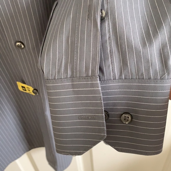 Van Heusen Men’s Long Sleeved Button Down Shirt - Picture 6 of 8